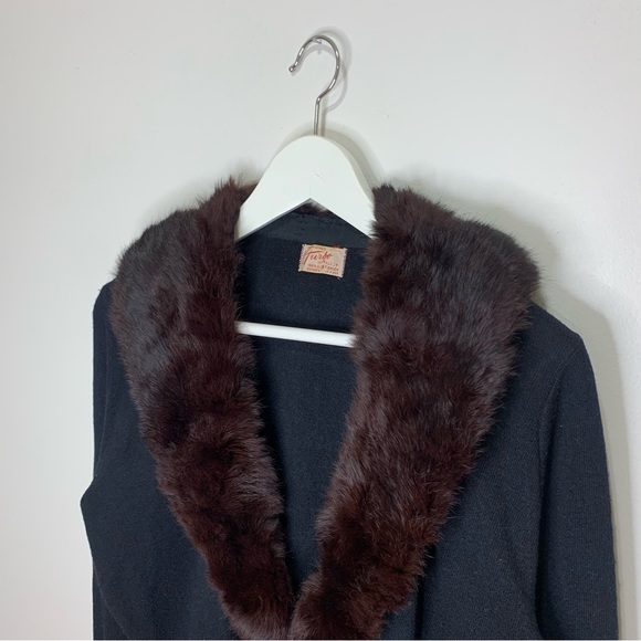 Black Real Fur Collar Cropped Knit Cardigan - Picture 10 of 12